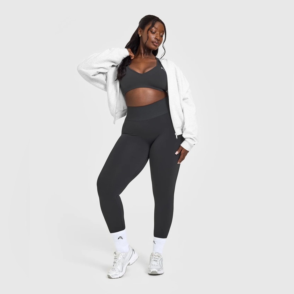 NWT Oner Active EFFORTLESS SEAMLESS RACER BACK SPORTS BRA WITH WHITE LOGO in XS - Picture 3 of 4